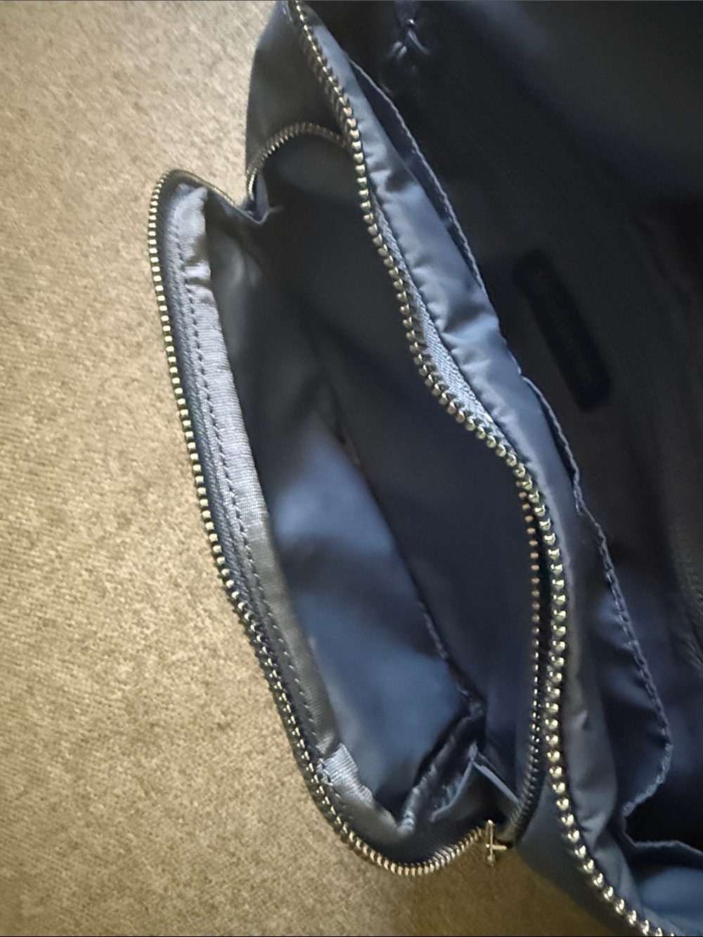 lululemon athletica everywhere belt bag x-large. - Picture 4 of 6